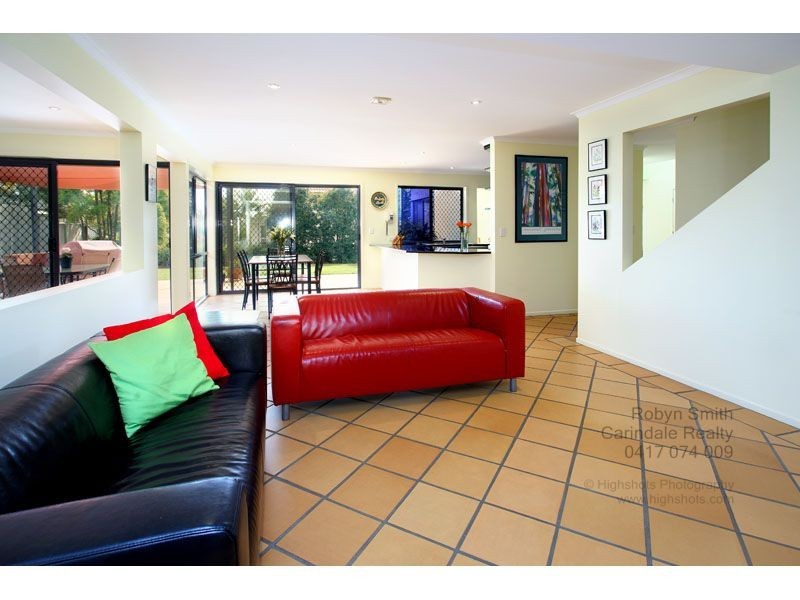 11 Homewood Place, Carindale QLD 4152