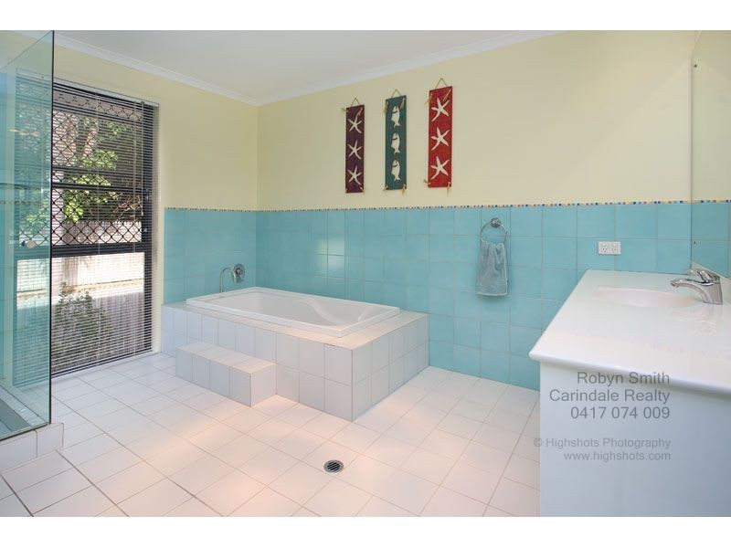 11 Homewood Place, Carindale QLD 4152