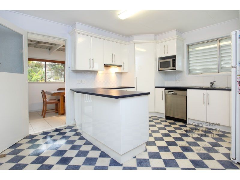 8 Rymer Street, Carina QLD 4152