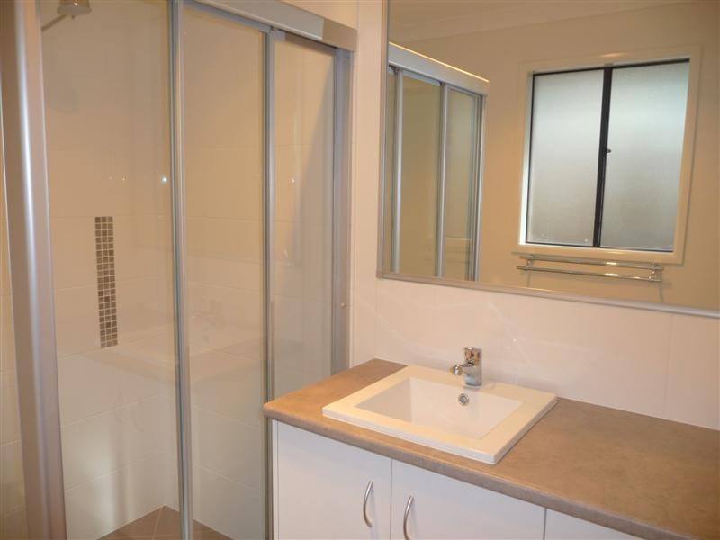15 Tina Street, Redland Bay QLD 4165
