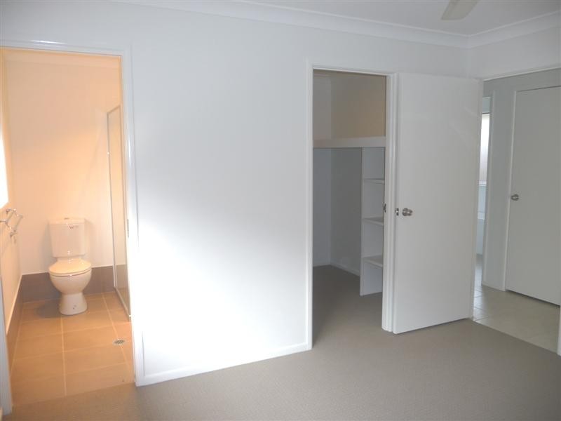 15 Tina Street, Redland Bay QLD 4165