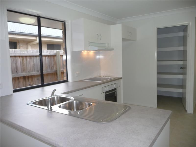 15 Tina Street, Redland Bay QLD 4165