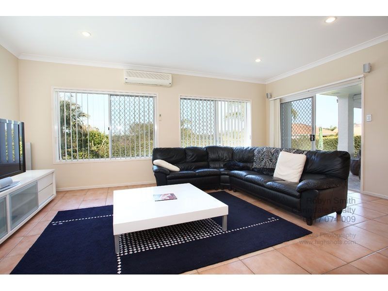 122 Cribb Road, Carindale QLD 4152