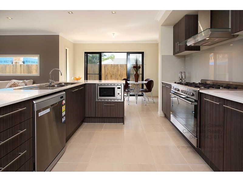 16 Feathertail Place, Wakerley QLD 4154