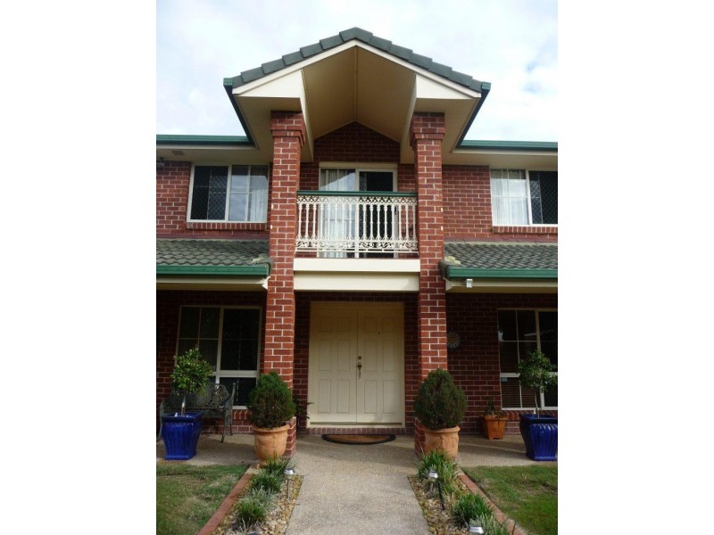 2 Mansfield Place, Mansfield QLD 4122