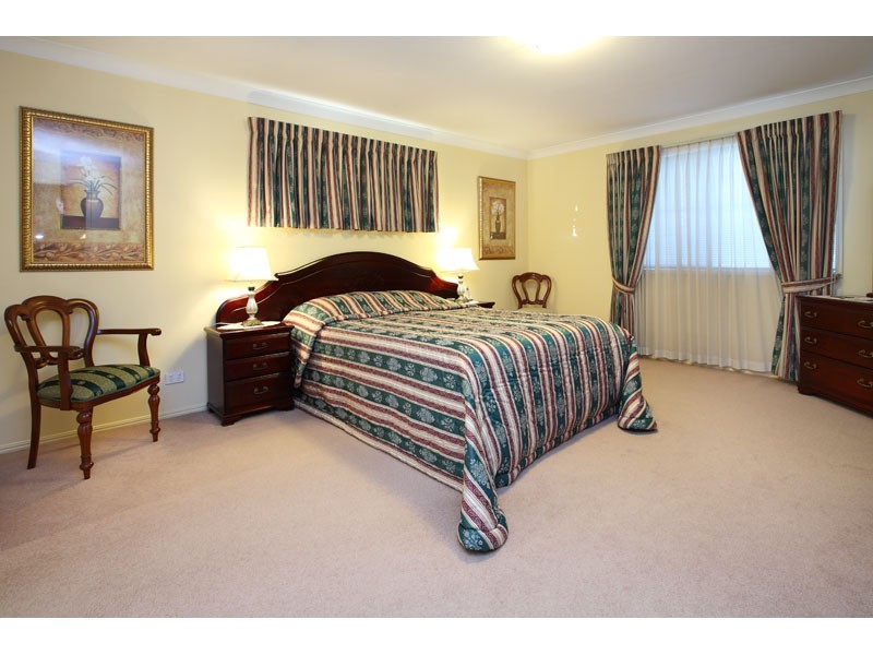 2 Mansfield Place, Mansfield QLD 4122