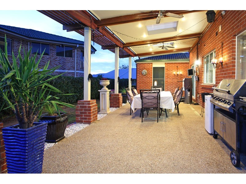 2 Mansfield Place, Mansfield QLD 4122