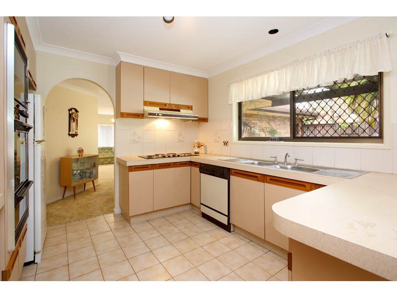 40 Naretha Street, Carindale QLD 4152