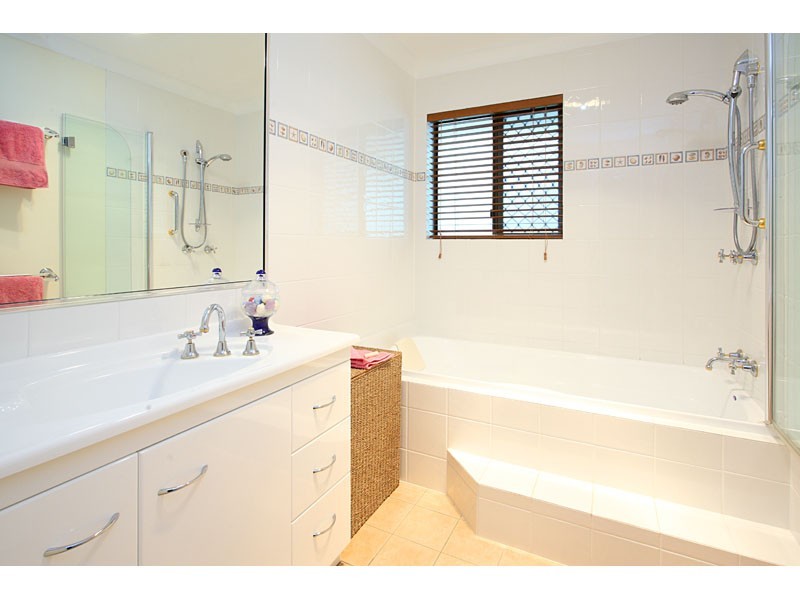 17 Gon Chee Court, Carindale QLD 4152