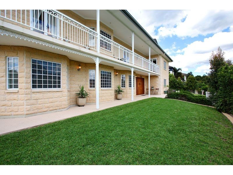 3 Highbury Close, Carindale QLD 4152