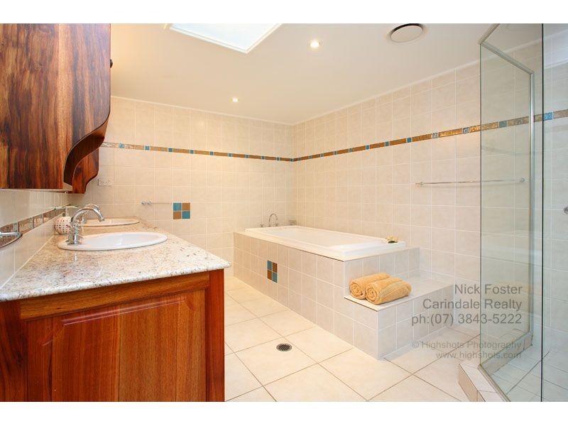 3 Highbury Close, Carindale QLD 4152