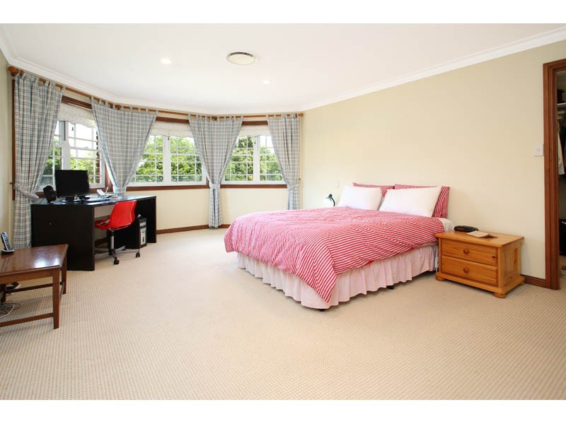 289 Cribb Road, Carindale QLD 4152