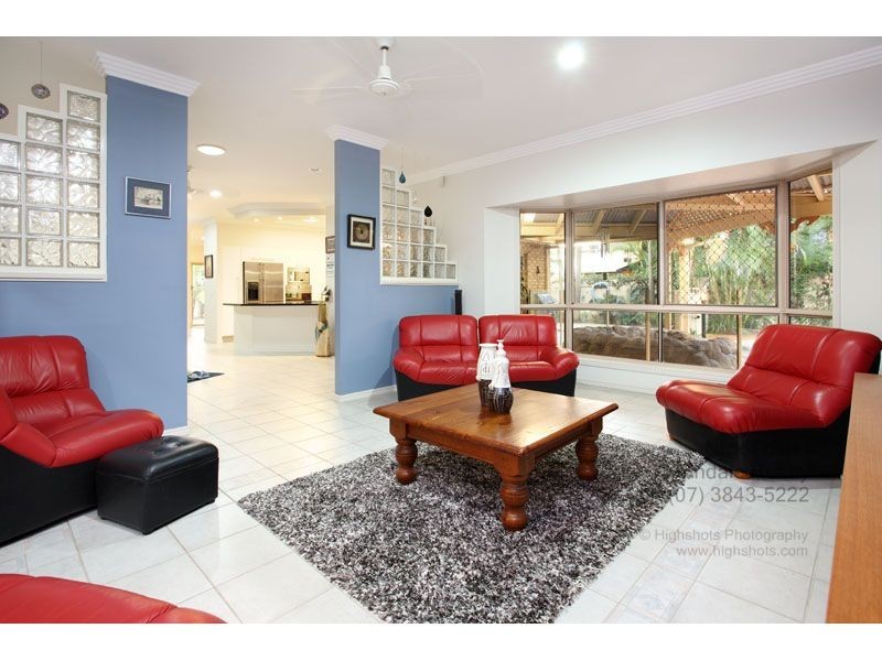 3 Mansfield Place, Mansfield QLD 4122