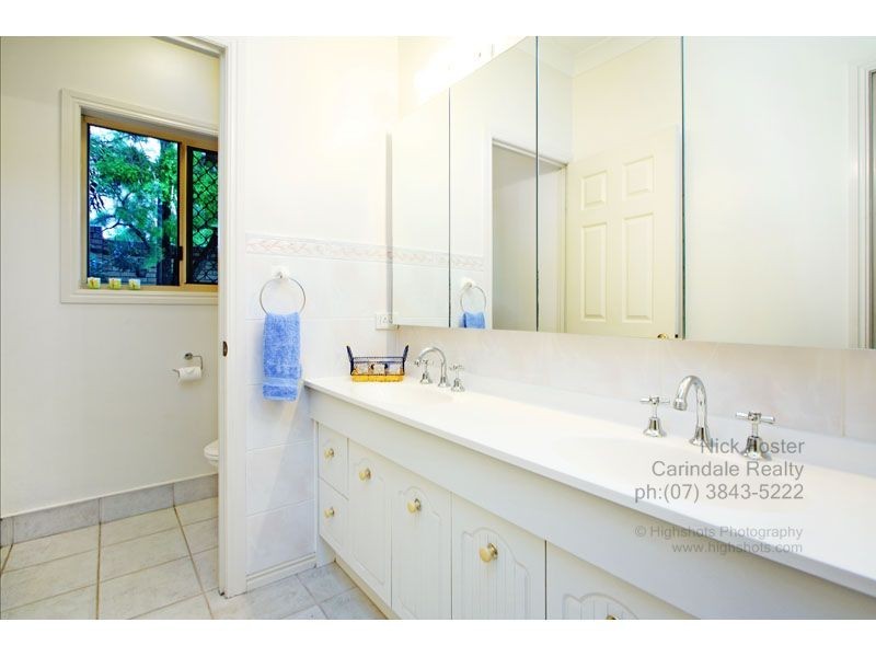 3 Mansfield Place, Mansfield QLD 4122