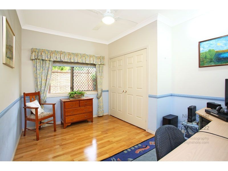 3 Mansfield Place, Mansfield QLD 4122
