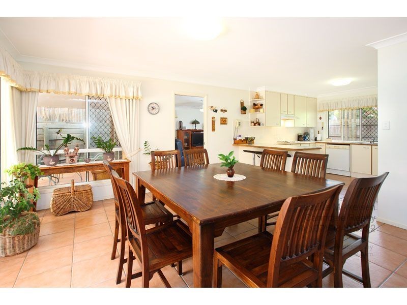 2  Matisse Place, Mackenzie QLD 4156