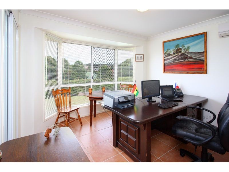 2  Matisse Place, Mackenzie QLD 4156