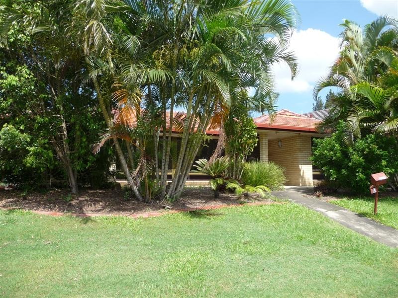 4  Ambrosius Street, Carindale QLD 4152