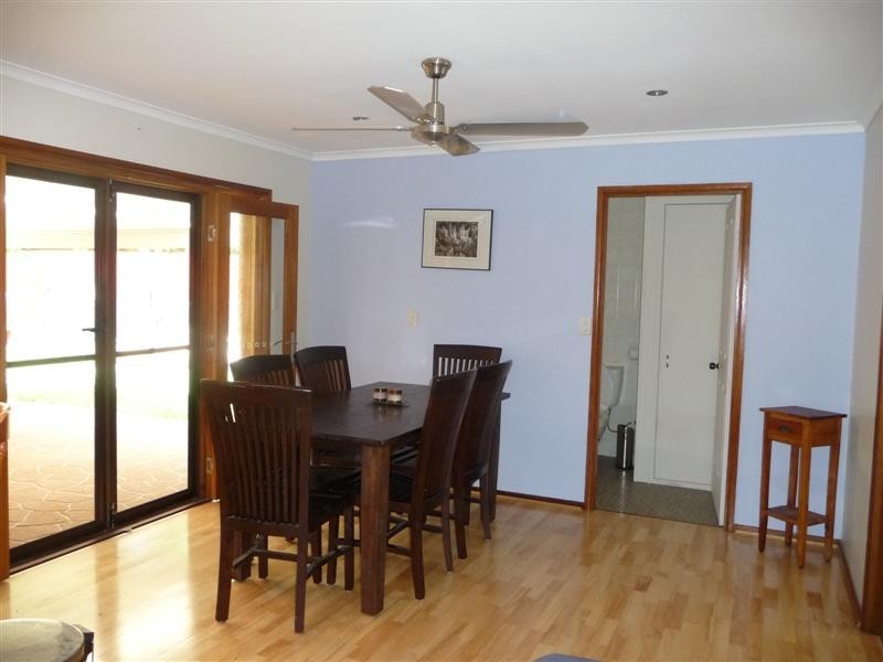 4  Ambrosius Street, Carindale QLD 4152