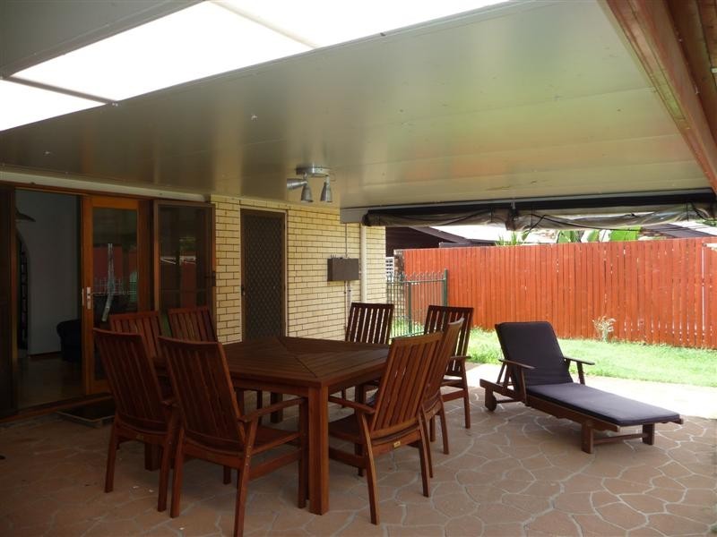 4  Ambrosius Street, Carindale QLD 4152