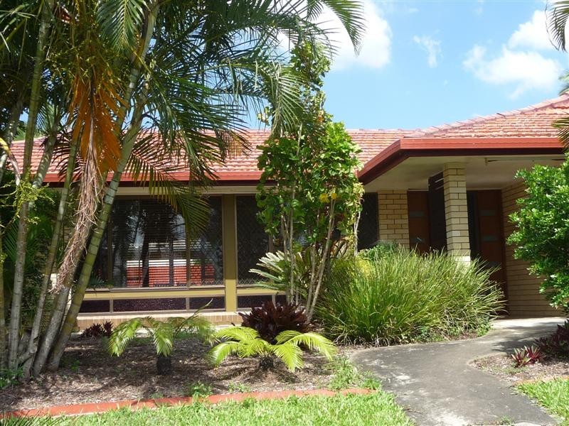 4  Ambrosius Street, Carindale QLD 4152