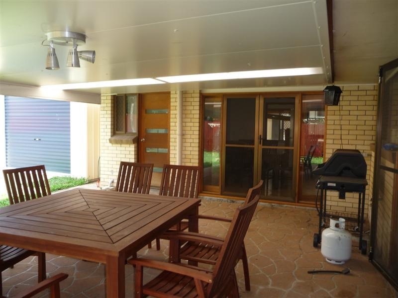 4  Ambrosius Street, Carindale QLD 4152