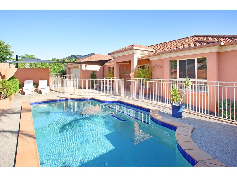 17 Forest Place, Carindale QLD 4152