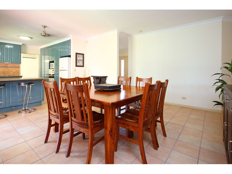 17 Forest Place, Carindale QLD 4152