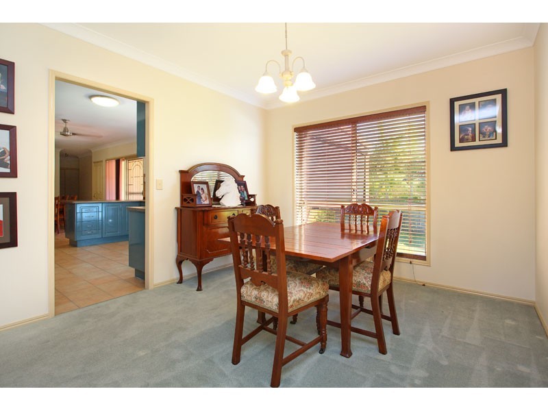 17 Forest Place, Carindale QLD 4152
