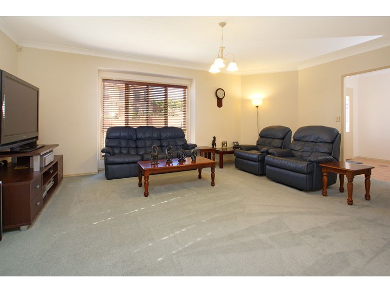 17 Forest Place, Carindale QLD 4152