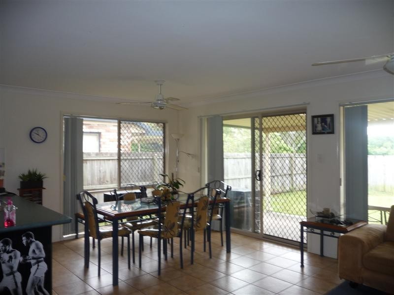 13 Araluen Street, Carindale QLD 4152