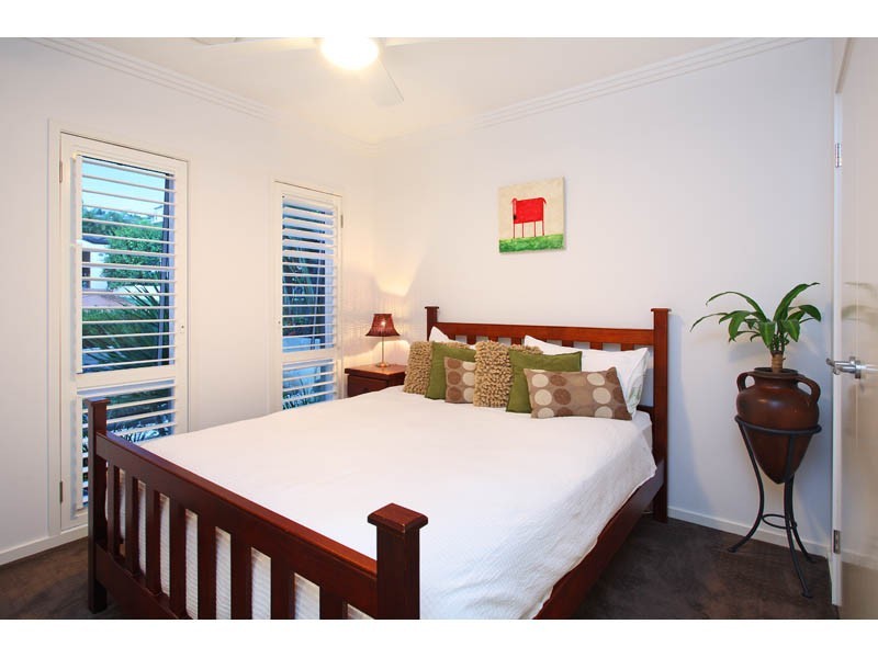 15 Woodland Street, Carindale QLD 4152