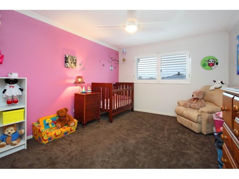 15 Woodland Street, Carindale QLD 4152