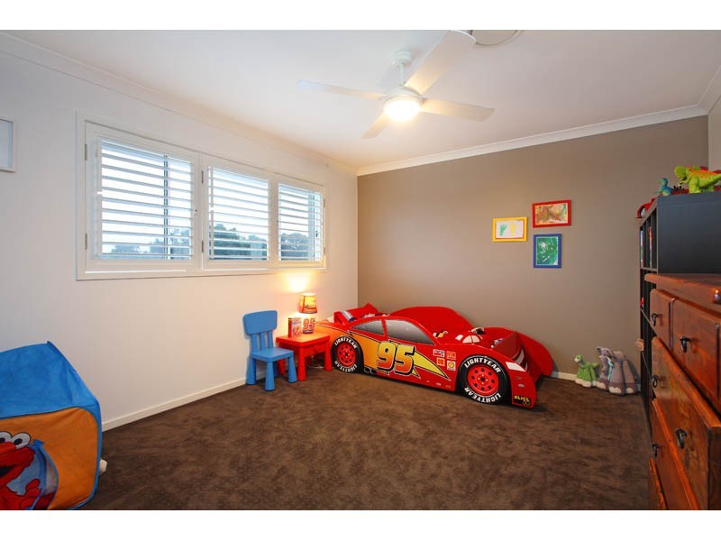 15 Woodland Street, Carindale QLD 4152