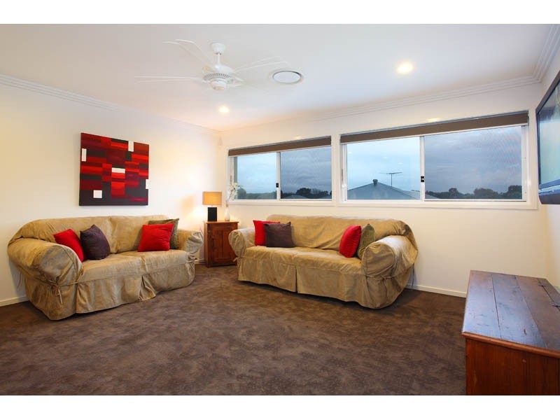 15 Woodland Street, Carindale QLD 4152