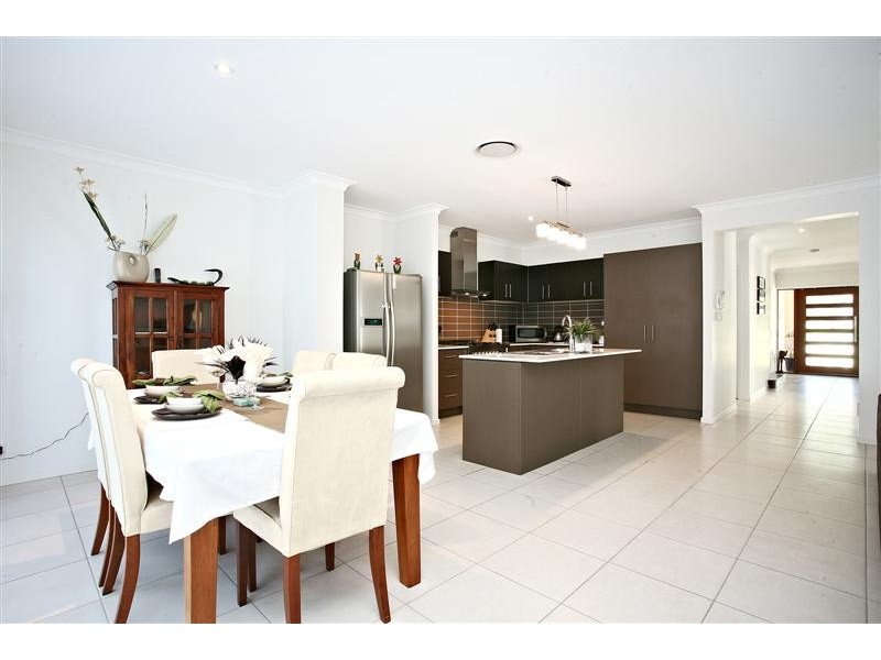 23 Taylor Place, Mackenzie QLD 4156