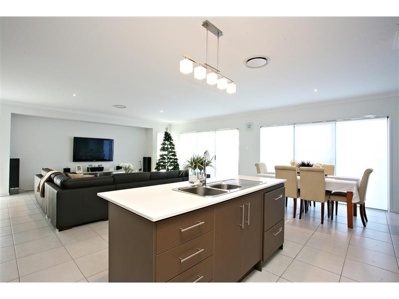 23 Taylor Place, Mackenzie QLD 4156