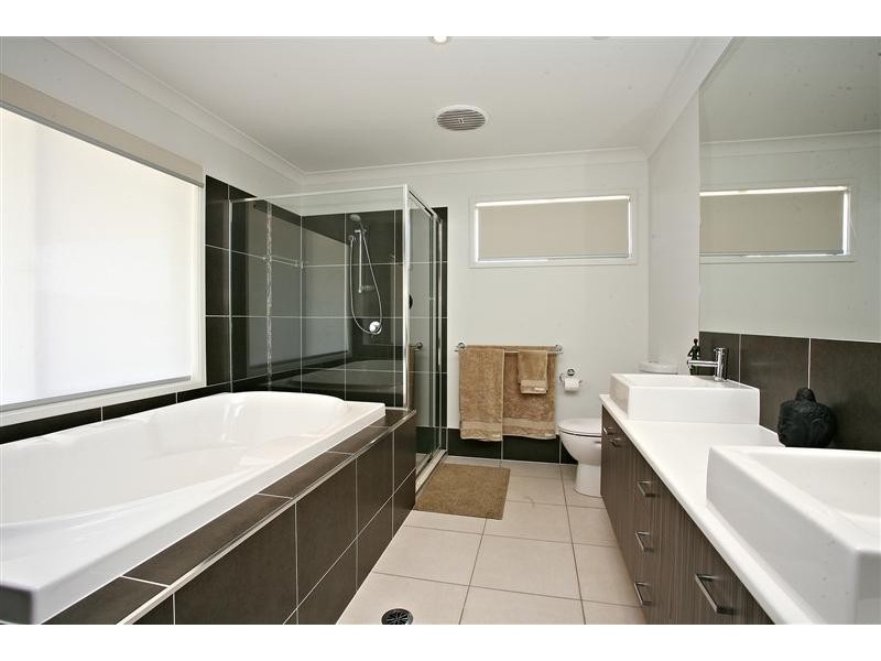 23 Taylor Place, Mackenzie QLD 4156