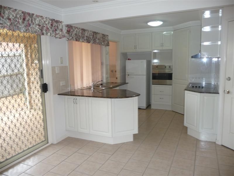 2 / 28 Osterley Road, Carina Heights QLD 4152