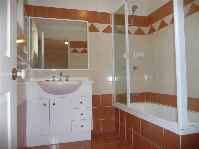 2 / 28 Osterley Road, Carina Heights QLD 4152