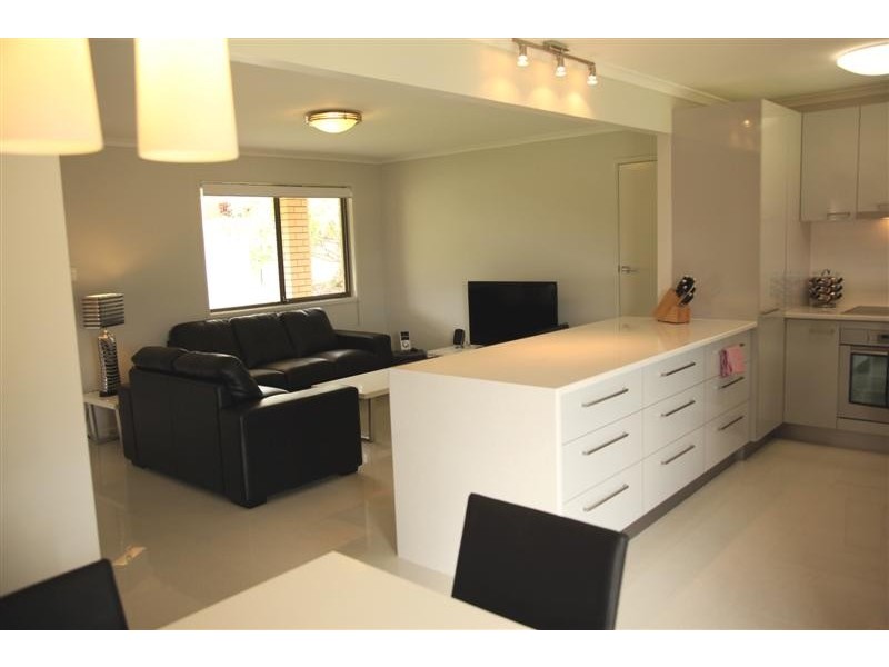 15 Naretha Street, Carindale QLD 4152