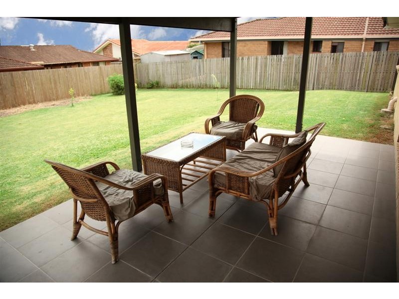 15 Naretha Street, Carindale QLD 4152
