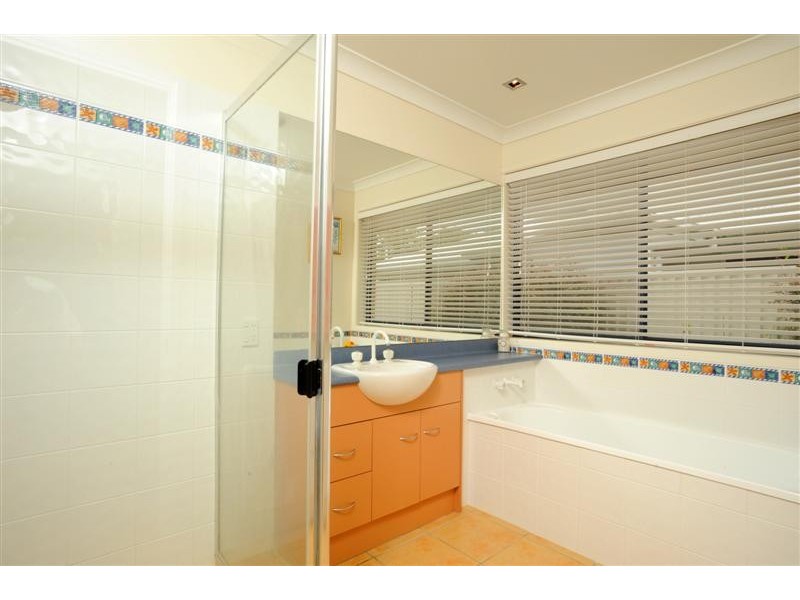 17 Melaleuca Place, Carindale QLD 4152