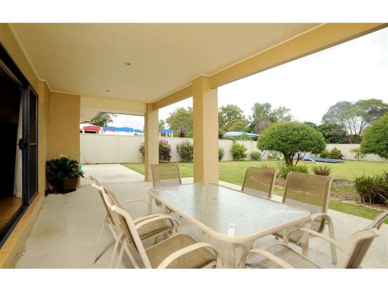 17 Melaleuca Place, Carindale QLD 4152