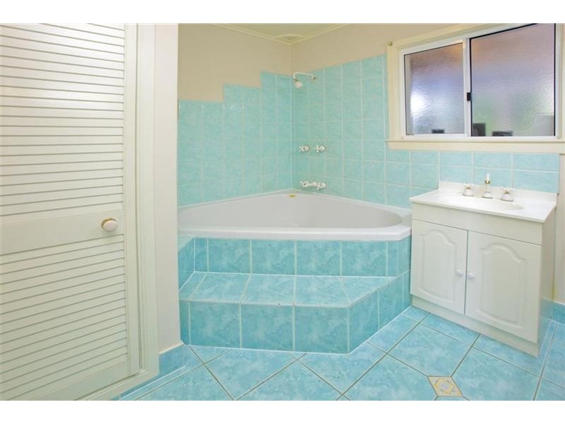 17 Casmaria Street, Mansfield QLD 4122