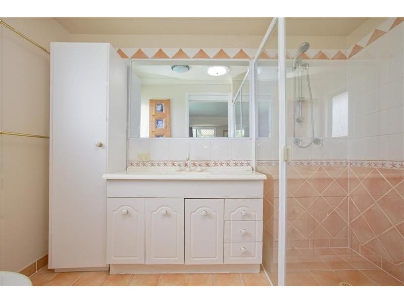 17 Casmaria Street, Mansfield QLD 4122