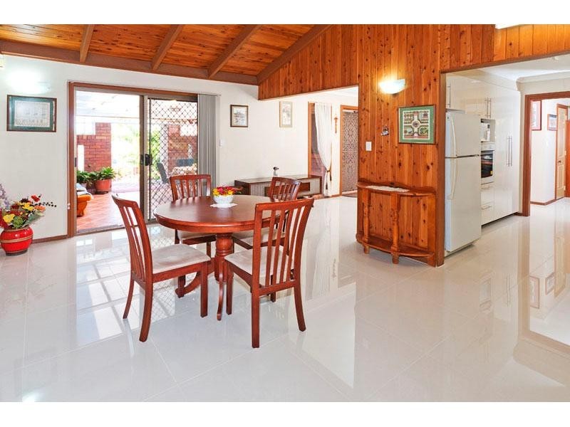 397  Winstanley Street, Carindale QLD 4152