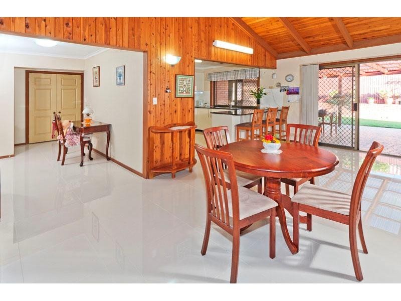 397  Winstanley Street, Carindale QLD 4152