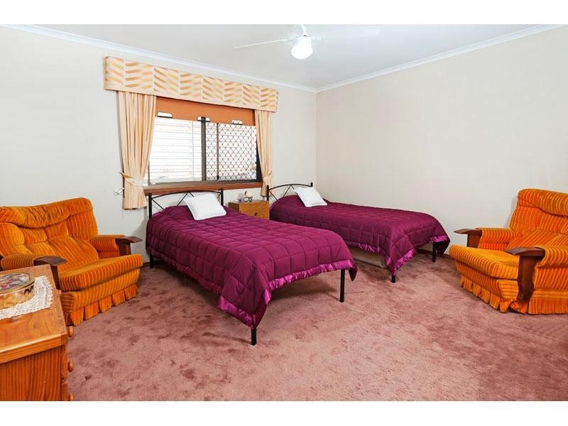 397  Winstanley Street, Carindale QLD 4152