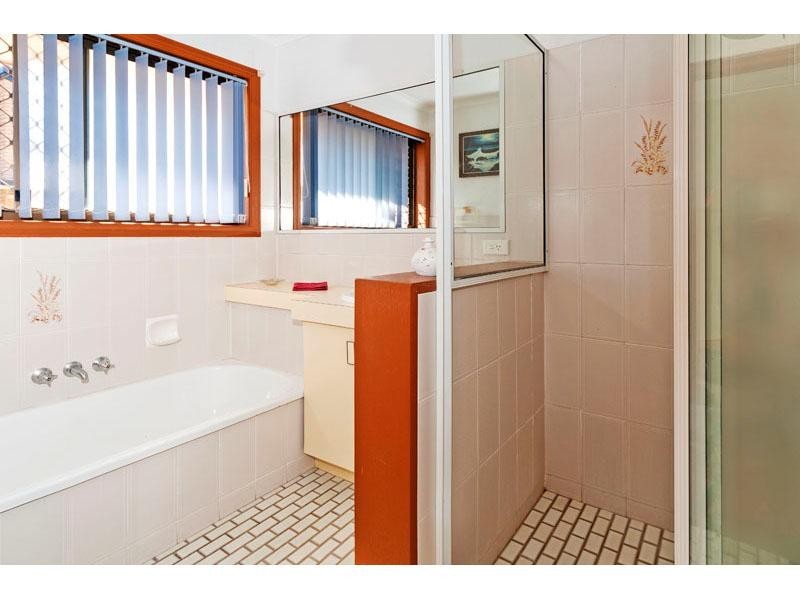 397  Winstanley Street, Carindale QLD 4152